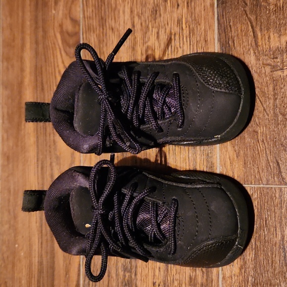 Kids Jordan 12 Retro - Picture 5 of 8